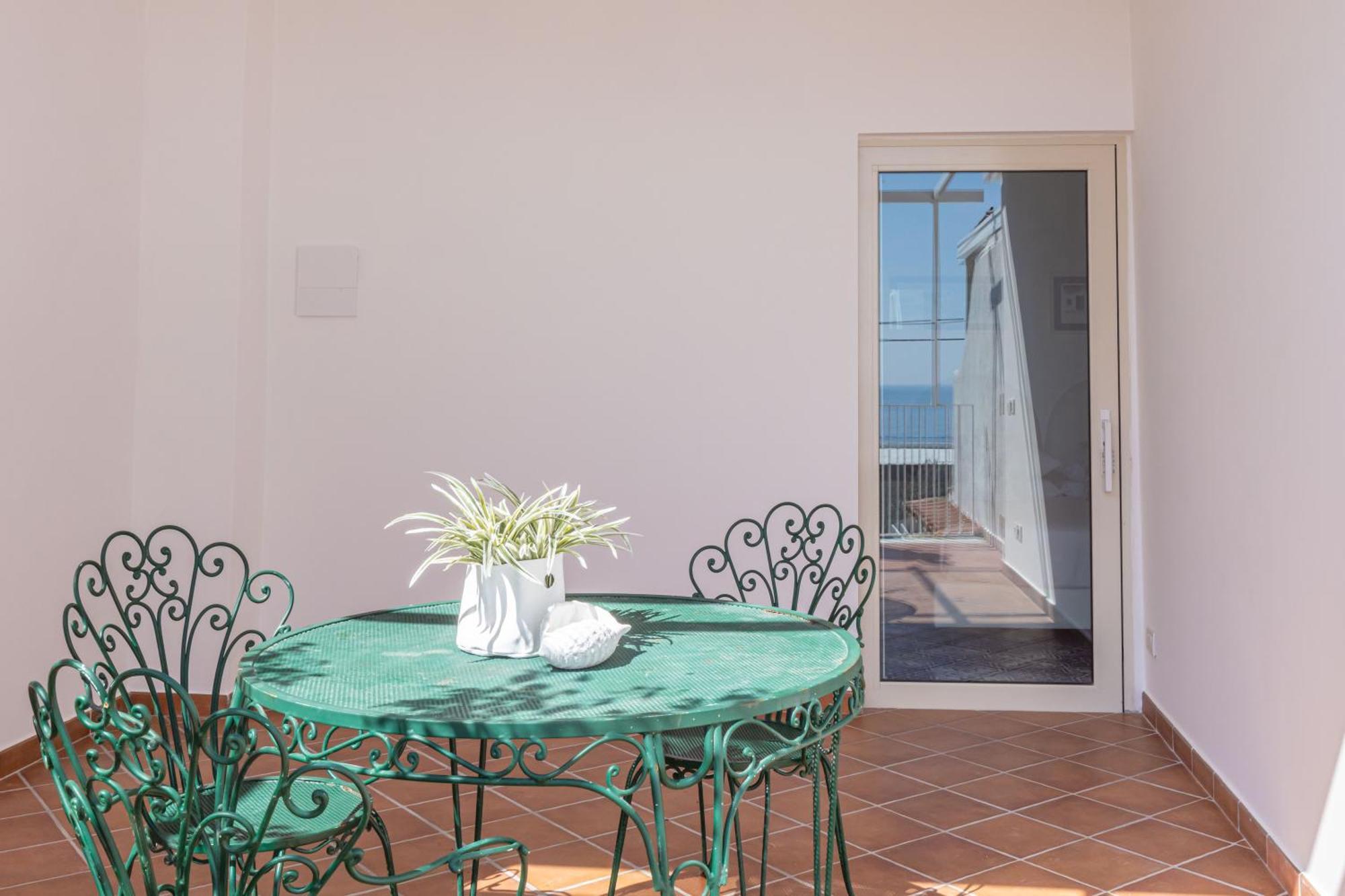 Villa Rita Apartments Massa Lubrense Exterior photo